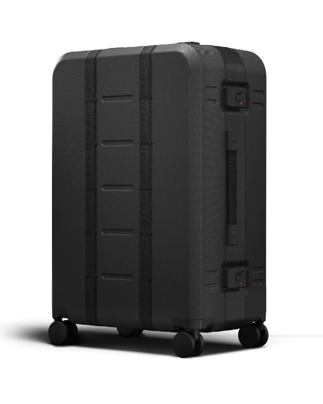 Ramverk Pro Check-in Luggage Large Black Out