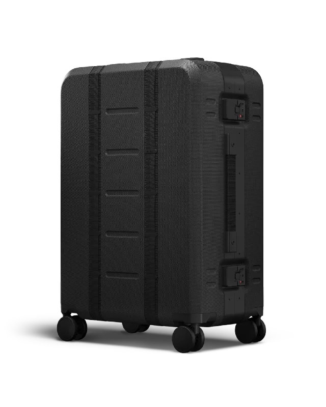 Ramverk Pro Check-in Luggage Medium Black Out