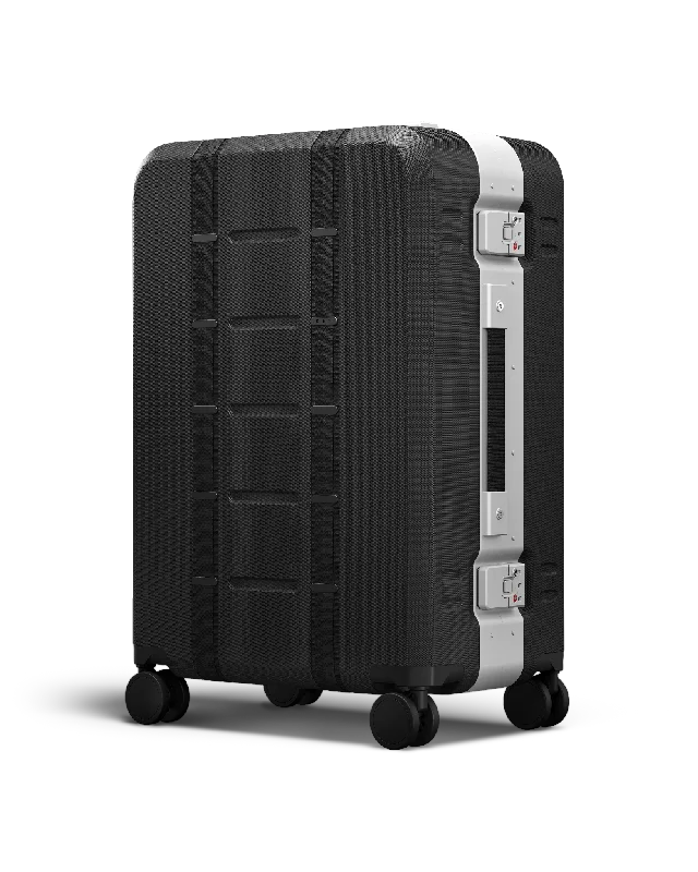 Ramverk Pro Check-in Luggage Medium Silver