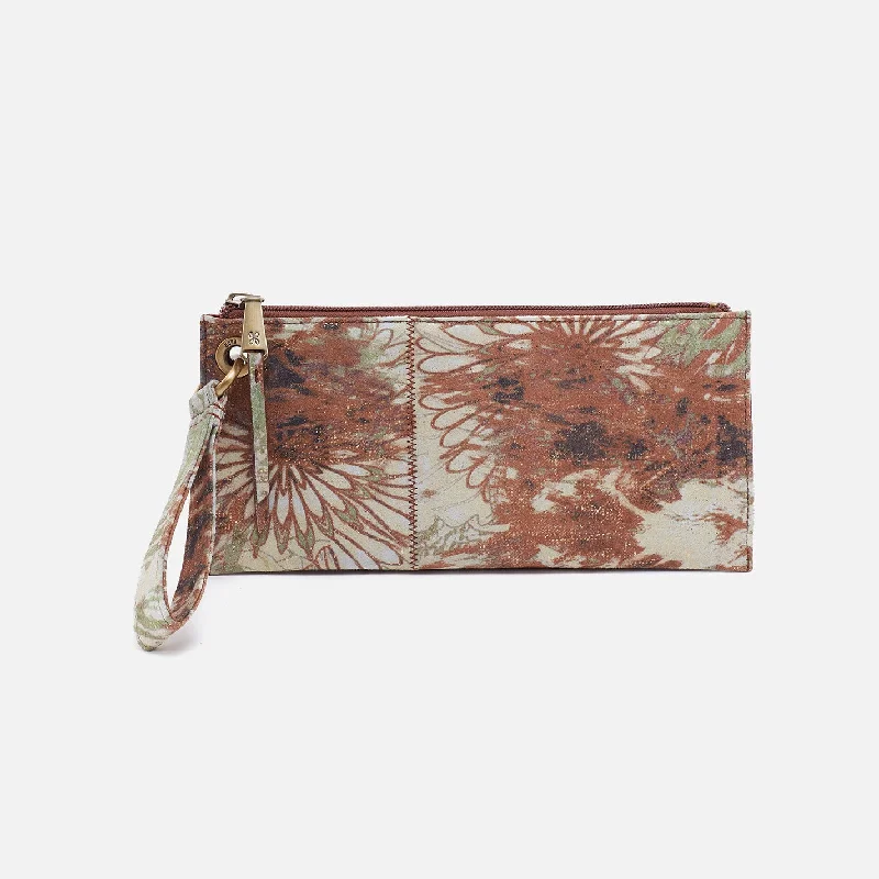 Vida Wristlet In Printed Leather - Coastal Canyon